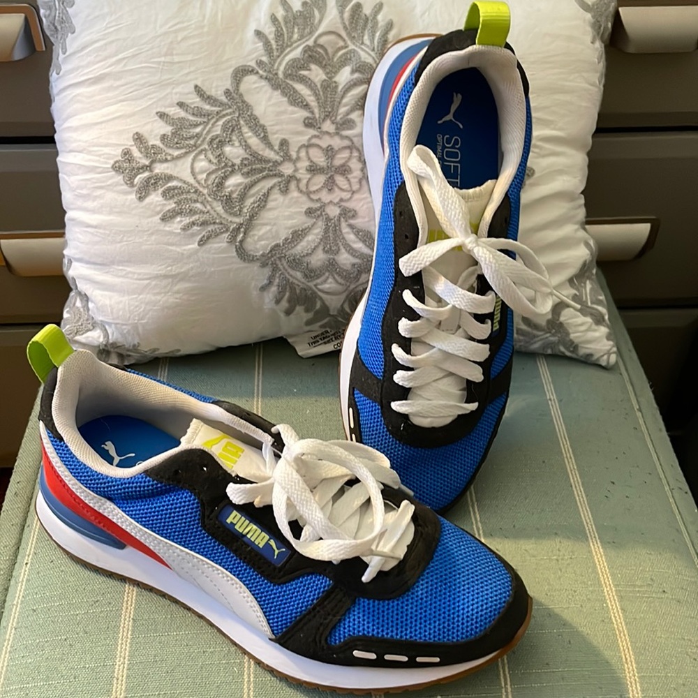 PUMA multi colored sneakers. Worn once. No box. Women sz10 Men sz8.5